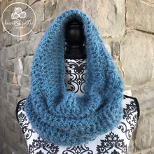 Load image into Gallery viewer, Fluffy Latte Cakes Cowl, Large - Grinding Teal